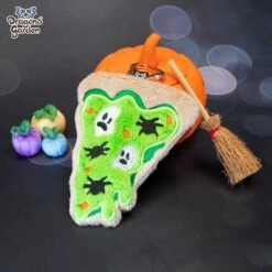 ITH Spooky Pizza Halloween Charm Embroidery Pattern(Ith Spooky Pizza Halloween Charm Embroidery Pattern) -Dragons' Garden Dragons Garden ITHSpookyPizza1