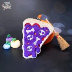 ITH Spooky Pizza Halloween Charm Embroidery Pattern(Ith Spooky Pizza Halloween Charm Embroidery Pattern) -Dragons' Garden Dragons Garden ITHSpookyPizza2