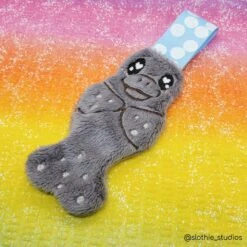 ITH Shy Manatee Keychain Charm Pattern(Ith Manatee Keychain Charm Pattern) -Dragons' Garden ith shy manatee keychain charm pattern pattern dragons garden 671200