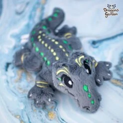 ITH Sobek Egyptian Crocodile Plush Embroidery Pattern(Ith Sobek Egyptian Crocodile Plush Embroidery Pattern) -Dragons' Garden ith sobek egyptian crocodile plush embroidery pattern pattern dragons garden 140106