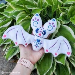 ITH Sugar Skull Bat Plushie Embroidery Pattern(Ith Sugar Skull Bat Plushie Embroidery Pattern) -Dragons' Garden ith sugar skull bat plushie embroidery pattern pattern dragons garden 410064